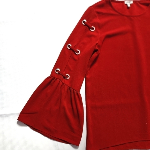 SPENSE Grommet 3/4 Bell Sleeve Red Top - Picture 2 of 7